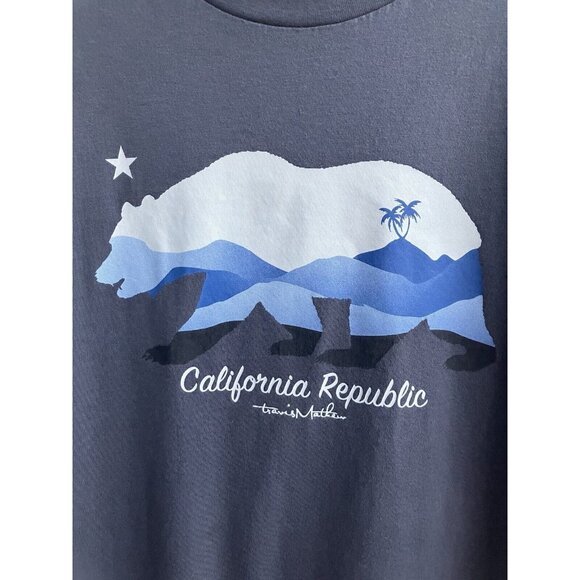 Travis Mathew California Republic Bear Gray Fog City Tee Size M San Francisco - Picture 3 of 4